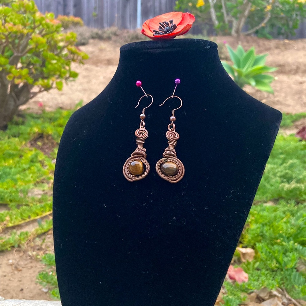 Copper Wire Earrings with Tigers-Eye Gemstone (vintage style)